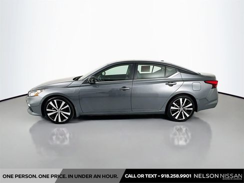 Certified 2020 Nissan Altima 2.5 SR w/ Premium Package FWD image 8