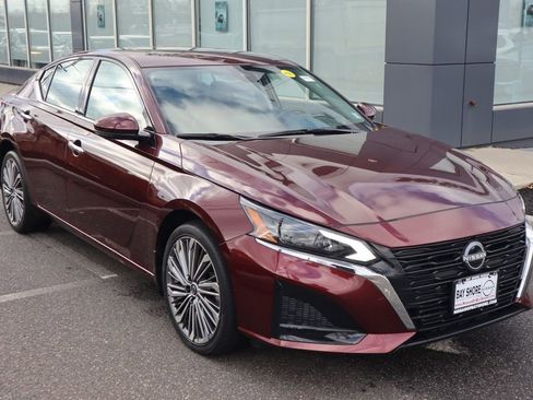 Certified 2025 Nissan Altima 2.5 SL AWD/4WD image 4