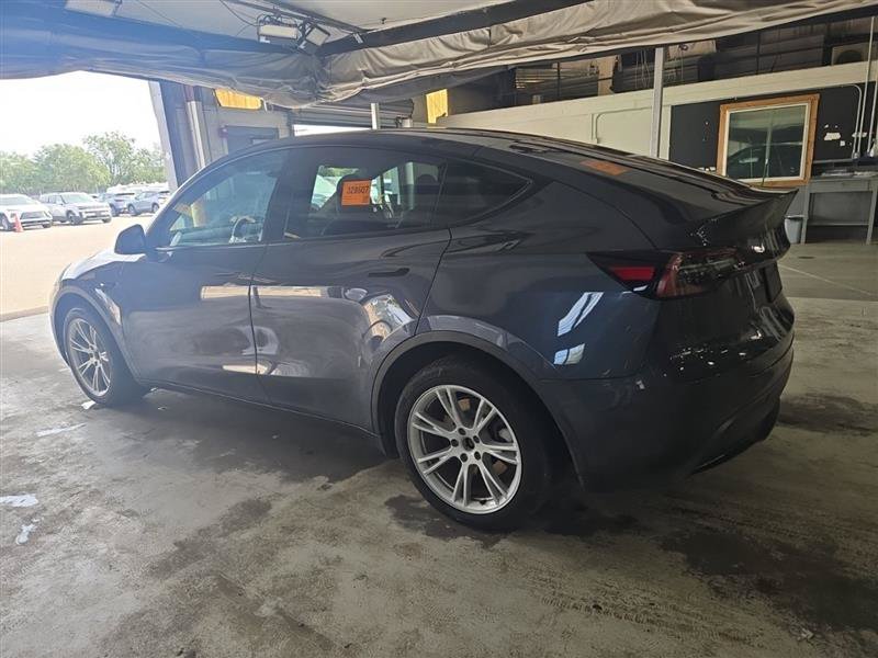 Used 2023 Tesla Model Y Long Range AWD/4WD image 2