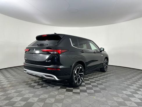 New 2025 Mitsubishi Outlander SE image 6
