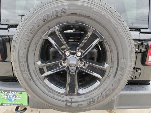 Used 2022 Jeep Wrangler Unlimited Sport image 29