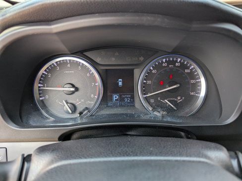 Used 2014 Toyota Highlander Plus AWD/4WD image 15
