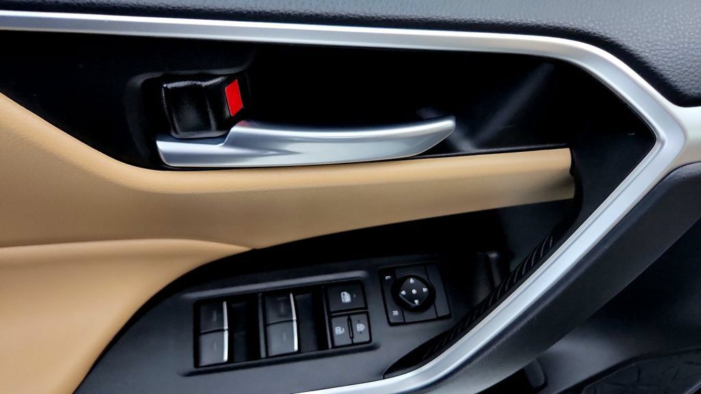Certified 2025 Toyota RAV4 XLE AWD/4WD image 23
