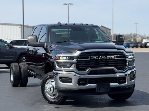 New 2026 RAM 3500 Tradesman w/ Chrome Appearance Group A AWD/4WD image 3