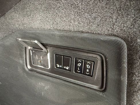 Used 2021 Cadillac Escalade ESV Sport w/ Driver Assist Tech Package image 37