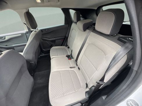 Used 2022 Ford Escape SE image 9