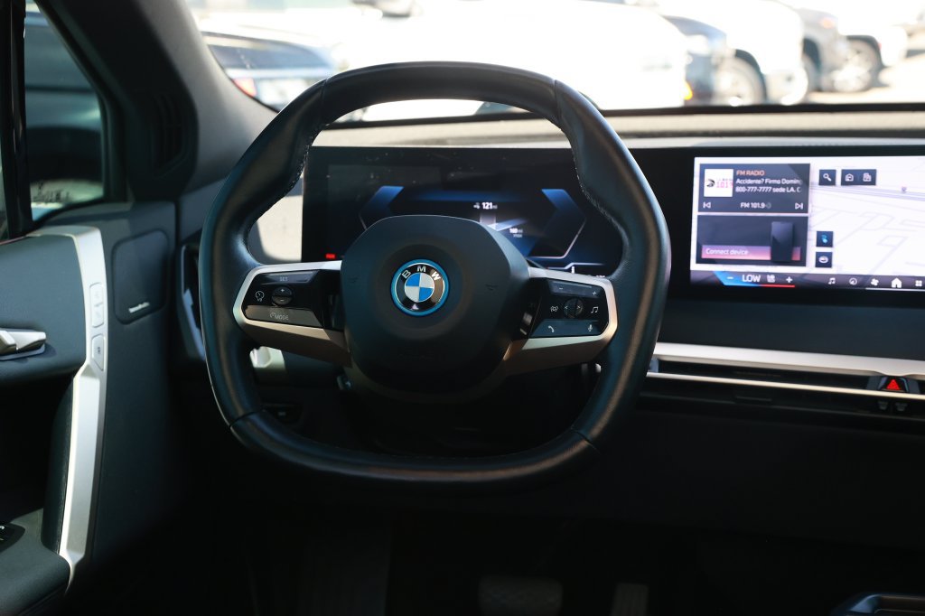 Used 2025 BMW iX xDrive50 AWD/4WD image 26