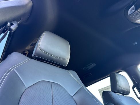 New 2027 Chrysler Pacifica Select FWD image 17