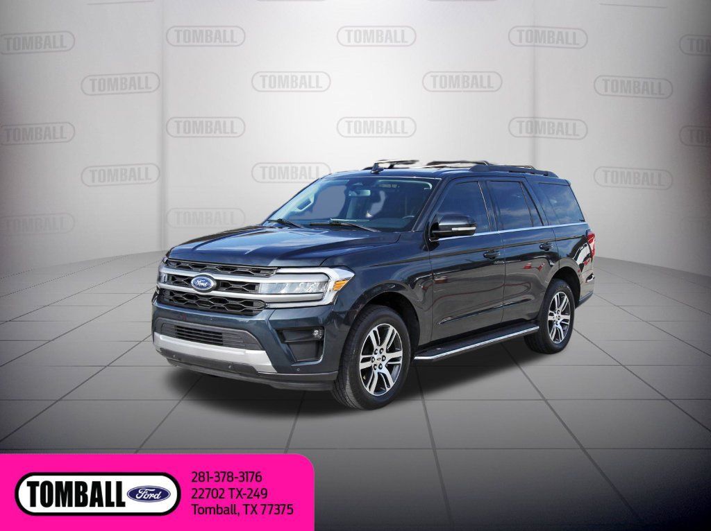 Used 2023 Ford Expedition XLT RWD image 3