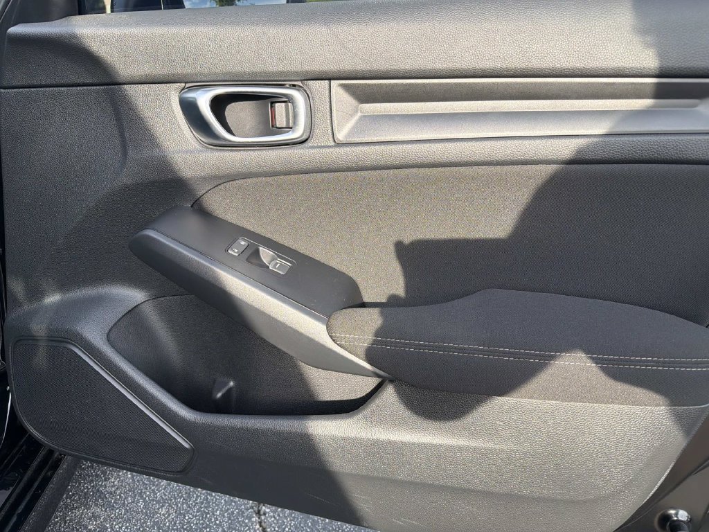 Used 2025 Honda Civic Sport image 23