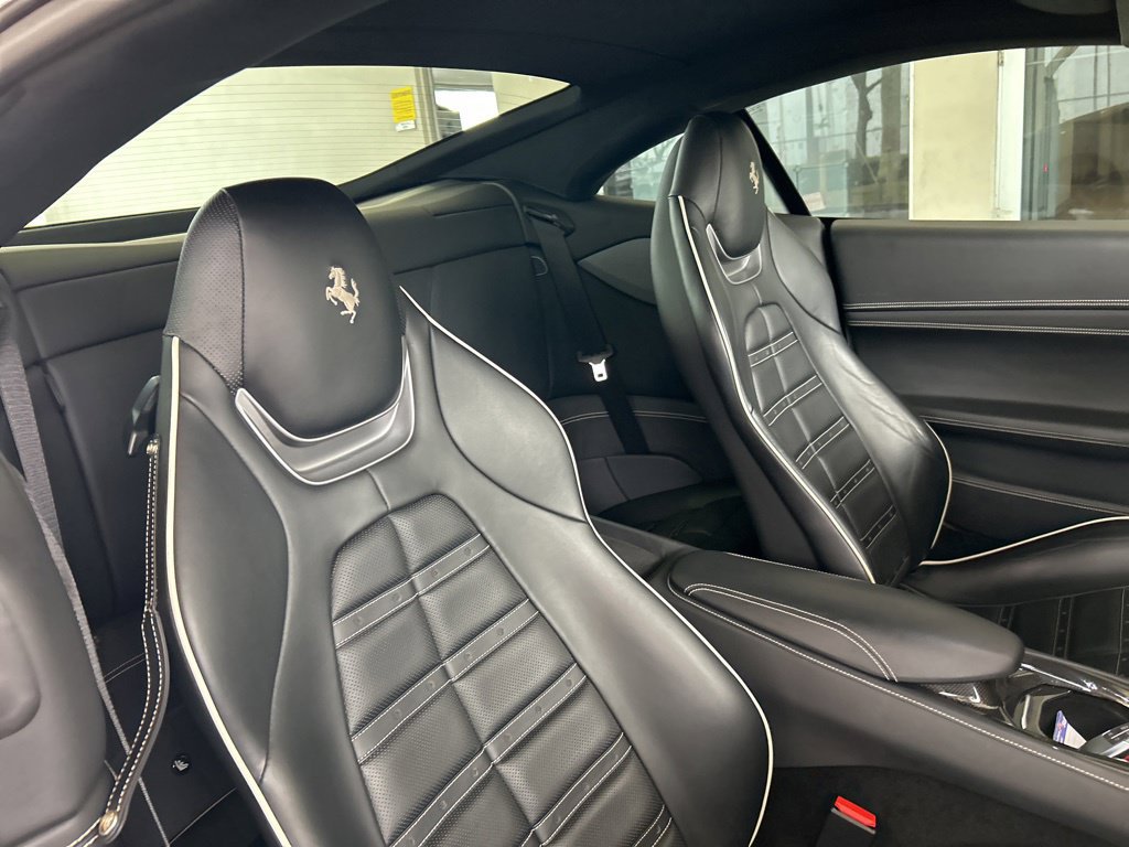 Used 2019 Ferrari Portofino RWD image 36
