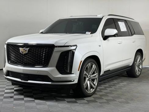 Used 2025 Cadillac Escalade Sport Platinum AWD/4WD image 2