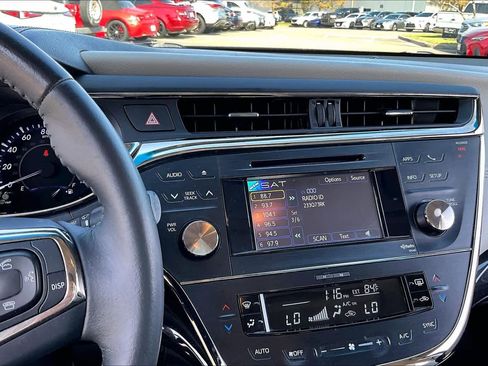 Used 2014 Toyota Avalon XLE Premium image 6