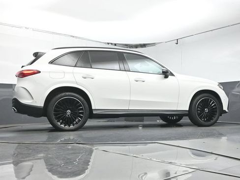 Used 2025 Mercedes-Benz GLC 300 w/ AMG Line image 40