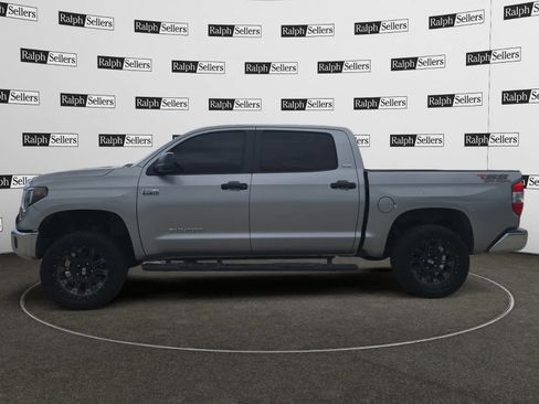 Used 2015 Toyota Tundra SR5 w/ SR5 Upgrade Package image 3