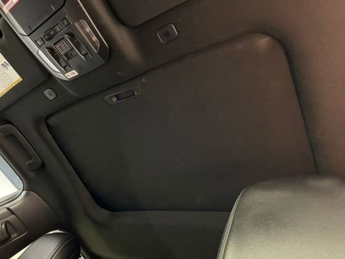 Used 2023 Toyota Highlander XSE AWD/4WD image 19