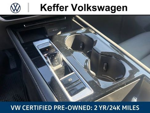 Used 2024 Volkswagen Atlas Cross Sport SE FWD image 22