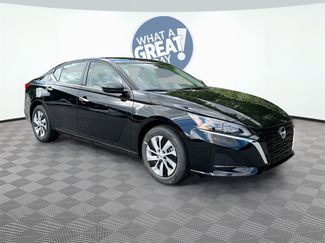 Used 2025 Nissan Altima 2.5 S video 1