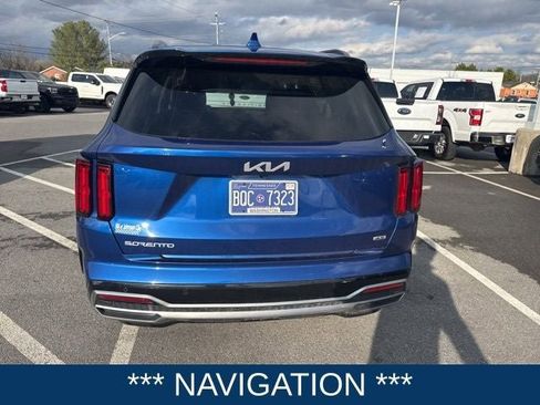 Used 2023 Kia Sorento SX image 5