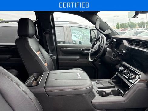 Used 2025 GMC Sierra 2500 AT4 w/ AT4 Premium Plus Package AWD/4WD image 9