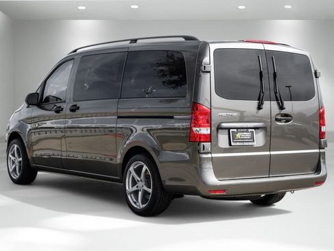 Used 2017 Mercedes-Benz Metris Passenger w/ Driver Efficiency Package image 8