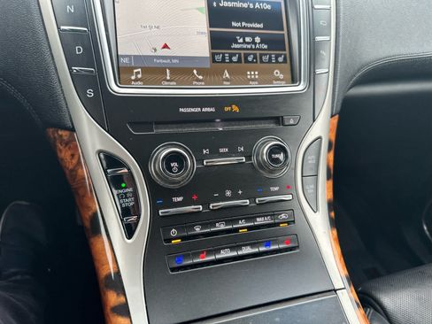 Used 2017 Lincoln MKX Reserve AWD/4WD image 9