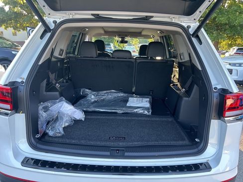 New 2026 Volkswagen Atlas SE image 28