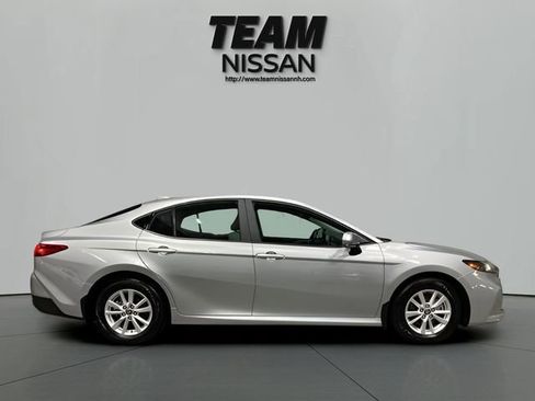 Used 2025 Toyota Camry LE AWD/4WD image 8
