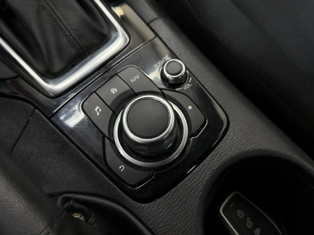 Used 2016 MAZDA MAZDA3 i Sport FWD image 21
