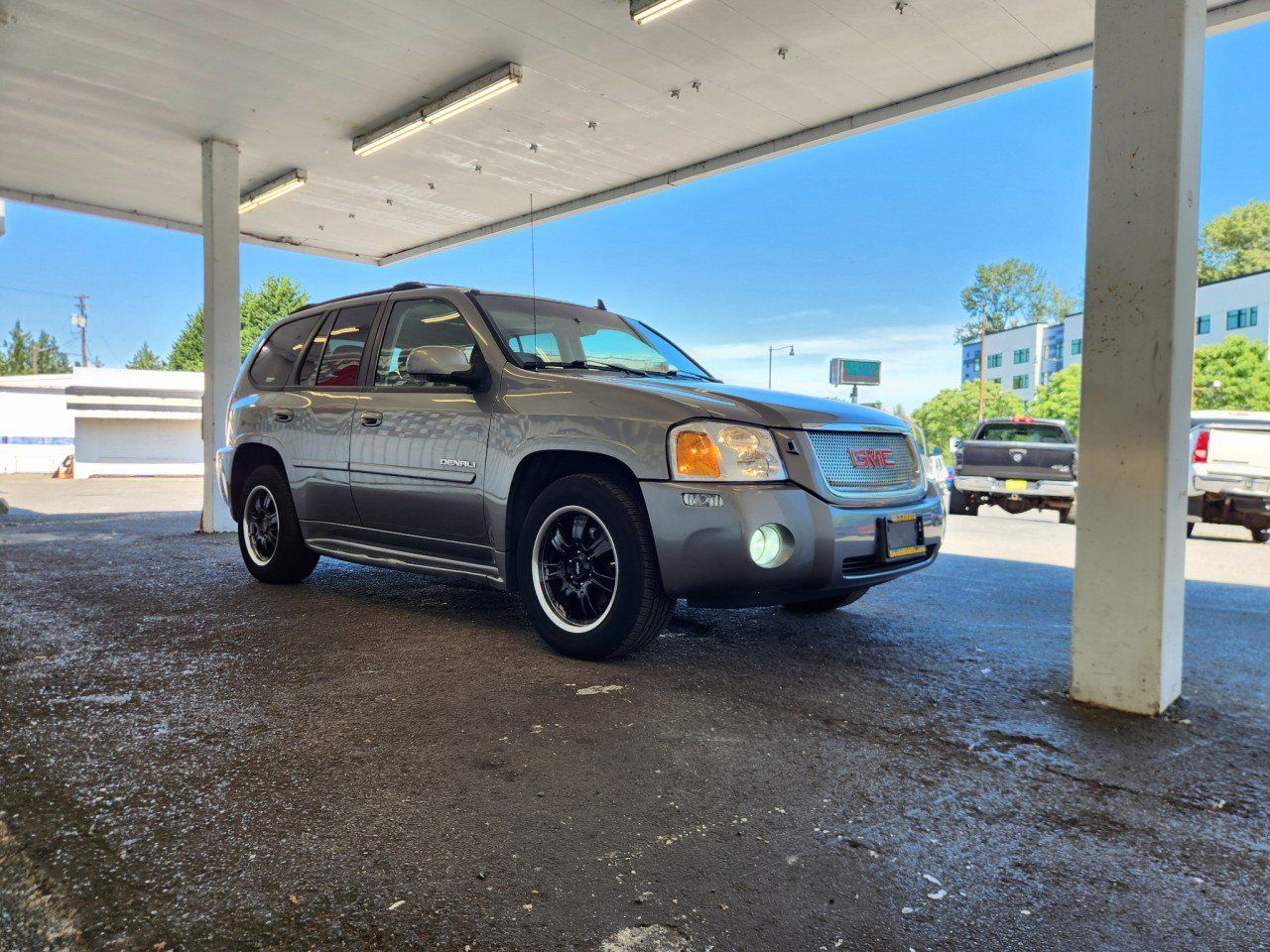 Used 2009 GMC Envoy Denali w/ Sun And 6-Disc Cd Package AWD/4WD image 11