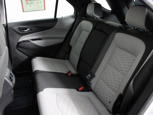 Used 2021 Chevrolet Equinox LS image 17