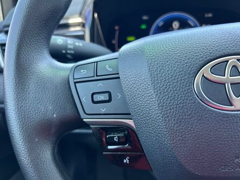 Used 2025 Toyota Camry LE w/ Convenience Package FWD image 19