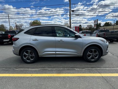 Used 2024 Ford Escape ST-Line AWD/4WD image 2