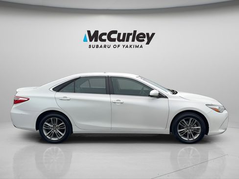 Used 2017 Toyota Camry SE image 9