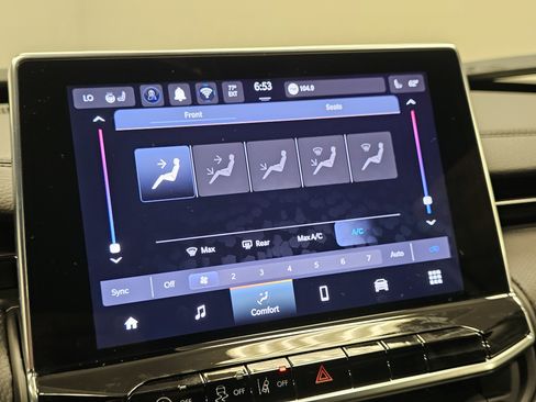 New 2025 Jeep Compass Latitude w/ Sun & Sound Group image 25