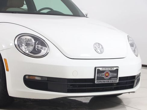 Used 2016 Volkswagen Beetle 1.8T Classic FWD image 32