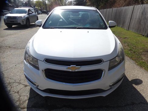 Used 2015 Chevrolet Cruze LT FWD image 10