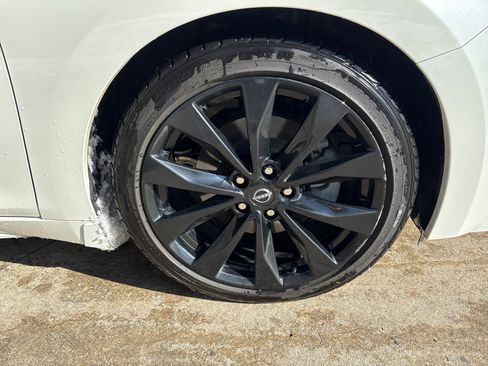 Used 2023 Nissan Maxima SR w/ Sport Mat Group image 13