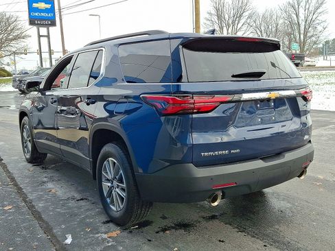 Used 2023 Chevrolet Traverse LT image 4