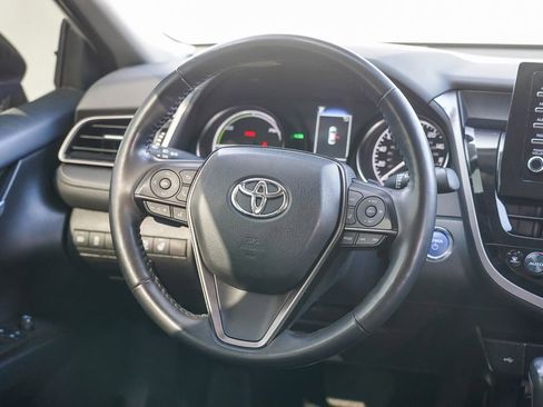 Used 2023 Toyota Camry SE image 16