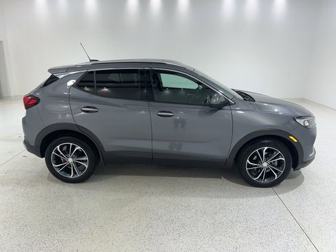 Used 2022 Buick Encore GX Essence image 6