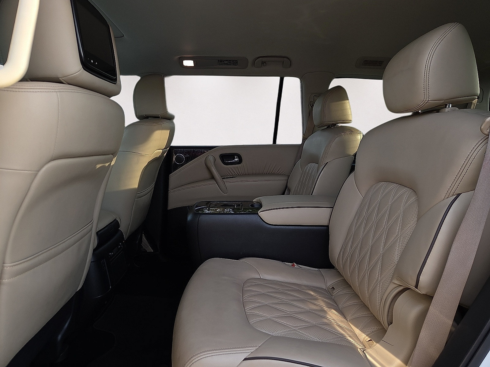 Used 2022 Nissan Armada Platinum w/ Captain's Chairs Package AWD/4WD image 11