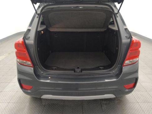 Used 2020 Chevrolet Trax LT w/ Driver Confidence Package FWD image 29