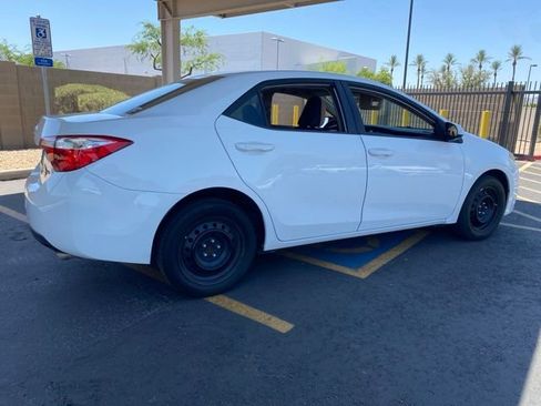 Used 2016 Toyota Corolla LE FWD image 3
