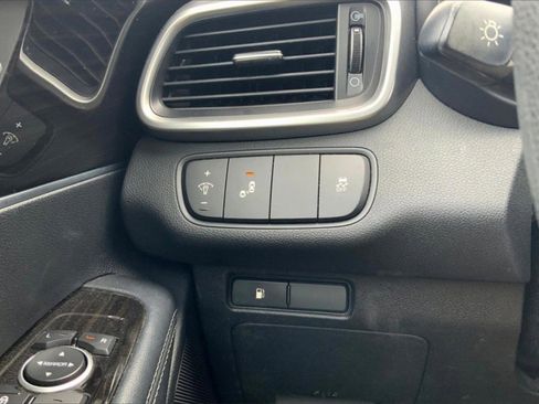 Used 2020 Kia Sorento LX image 35