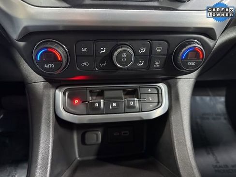 Used 2020 GMC Acadia SLE image 17