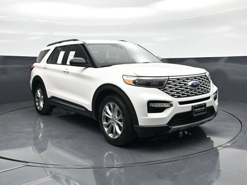 Certified 2021 Ford Explorer XLT w/ Equipment Group 202A RWD image 54