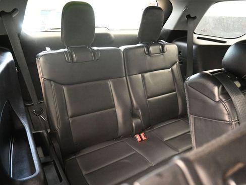 Used 2022 Ford Explorer XLT w/ Equipment Group 202A RWD image 12