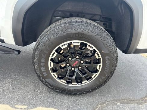 Used 2026 GMC Canyon AT4 AWD/4WD image 23