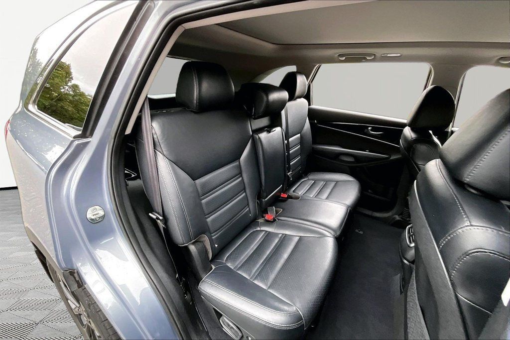 Used 2020 Kia Sorento EX FWD image 17